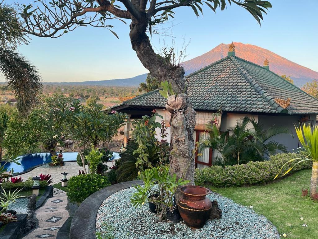 Villa Omah Semar ทูลัมเบน ภายนอก รูปภาพ