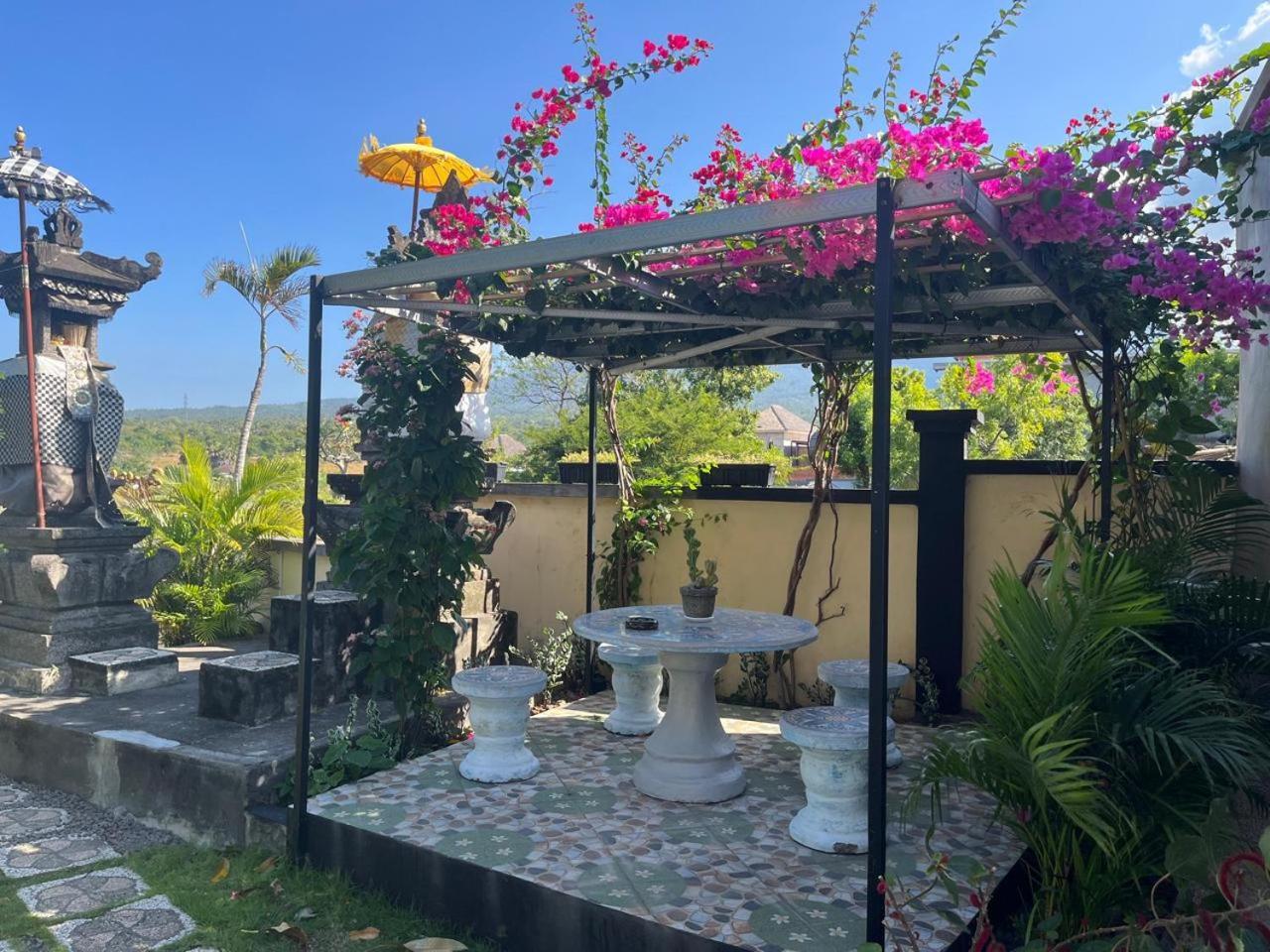 Villa Omah Semar ทูลัมเบน ภายนอก รูปภาพ